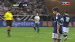 Fan cuồng lao vào sân bắt tay Messi trong trận giao hữu Argentina - Đức