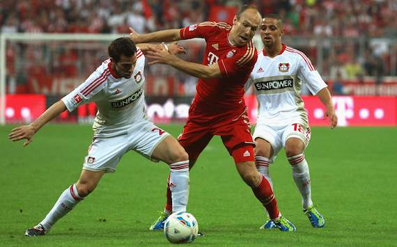 Vắng Ribery, Robben (giữa) không chứng tỏ được nhiều