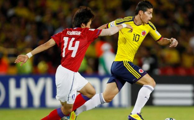 U20 Colombia (áo vàng) chơi rất ổn định và khó chịu