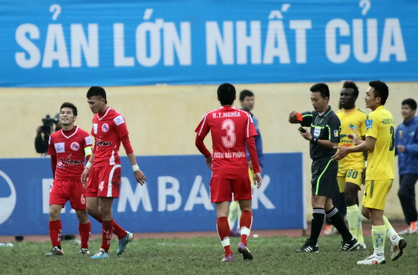Bóng đá - Hậu quả vụ 'bẻ còi': trọng tài FIFA Võ Minh Trí bị 'trảm'