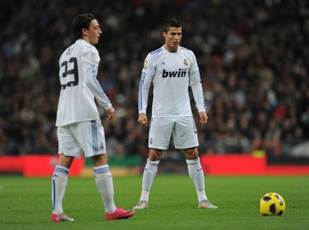 Tuyệt phẩm sút phạt mới nhất của C. Ronaldo (Hertha BSC 1-3 Real Madrid) 