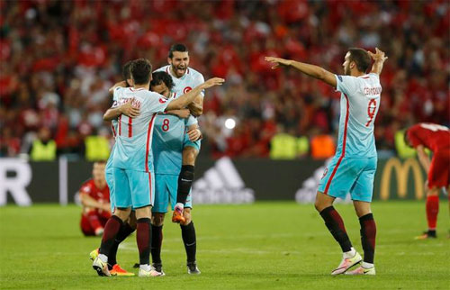Séc 0 - 2 Thổ Nhĩ Kỳ (Euro 2014-2016, vòng bảng)